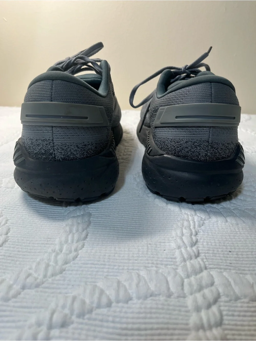 Brook Beast GTS 24 Wide Men’s 11.5 — Gray and Ebony - 1104252E069